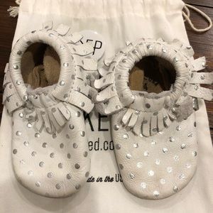 Freshly Picked silver/white Heirloom in size 4